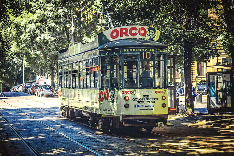 路面電車、トラム、ミラノ、イタリア風景、観光都市