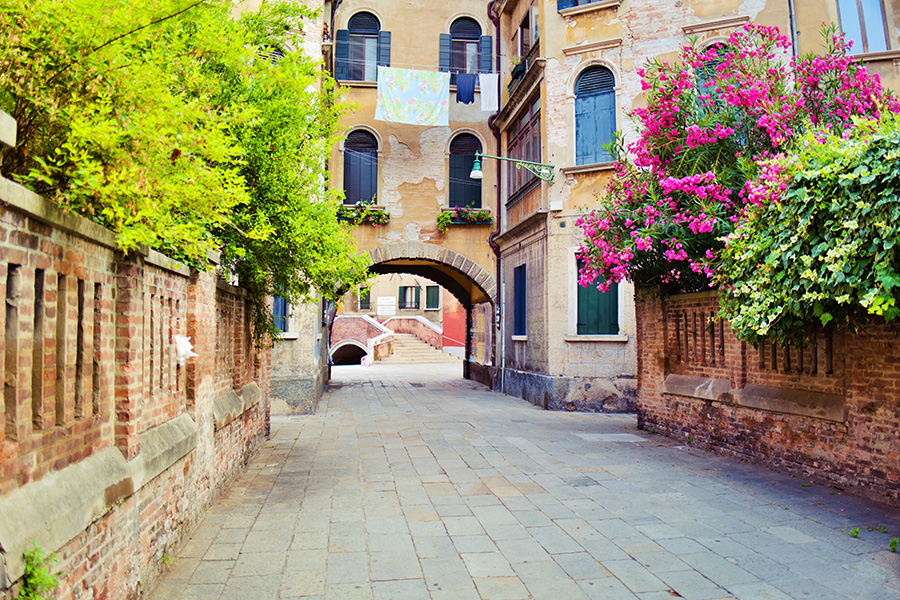 イタリア、風景、イタリアの街、イタリアの路地