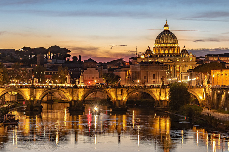 イタリア、ローマ、テヴェレ川、イタリア夜景