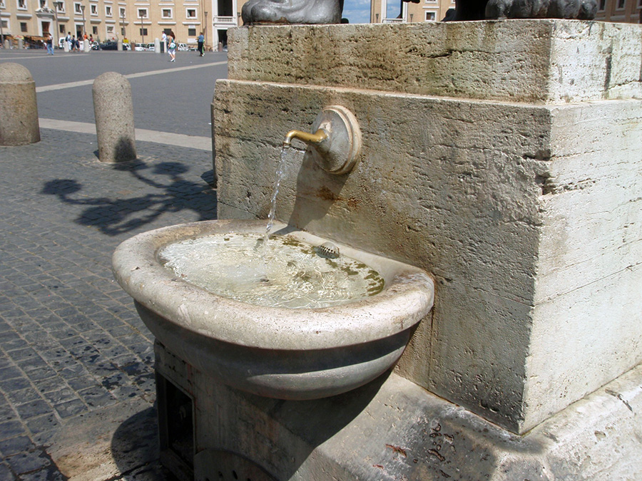 イタリア、水道、広場の水