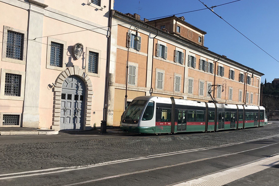 イタリア風景、イタリア公共交通機関、トラム、路面電車