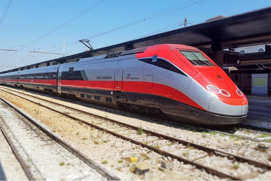 イタリア風景、イタリア鉄道、トレニタリア、フレッチャロッサ、trenitalia,frecciarossa