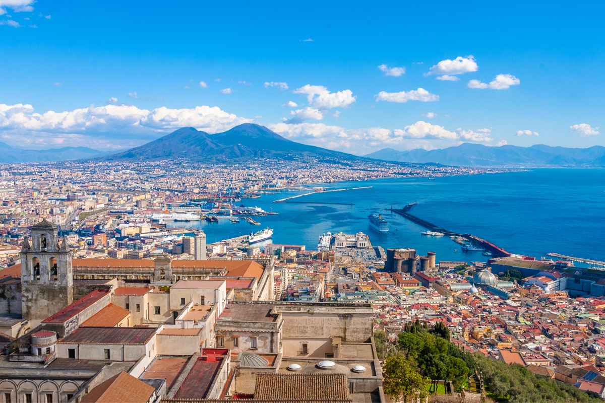 イタリア、ナポリ、ヴェスビオ山、イタリア風景