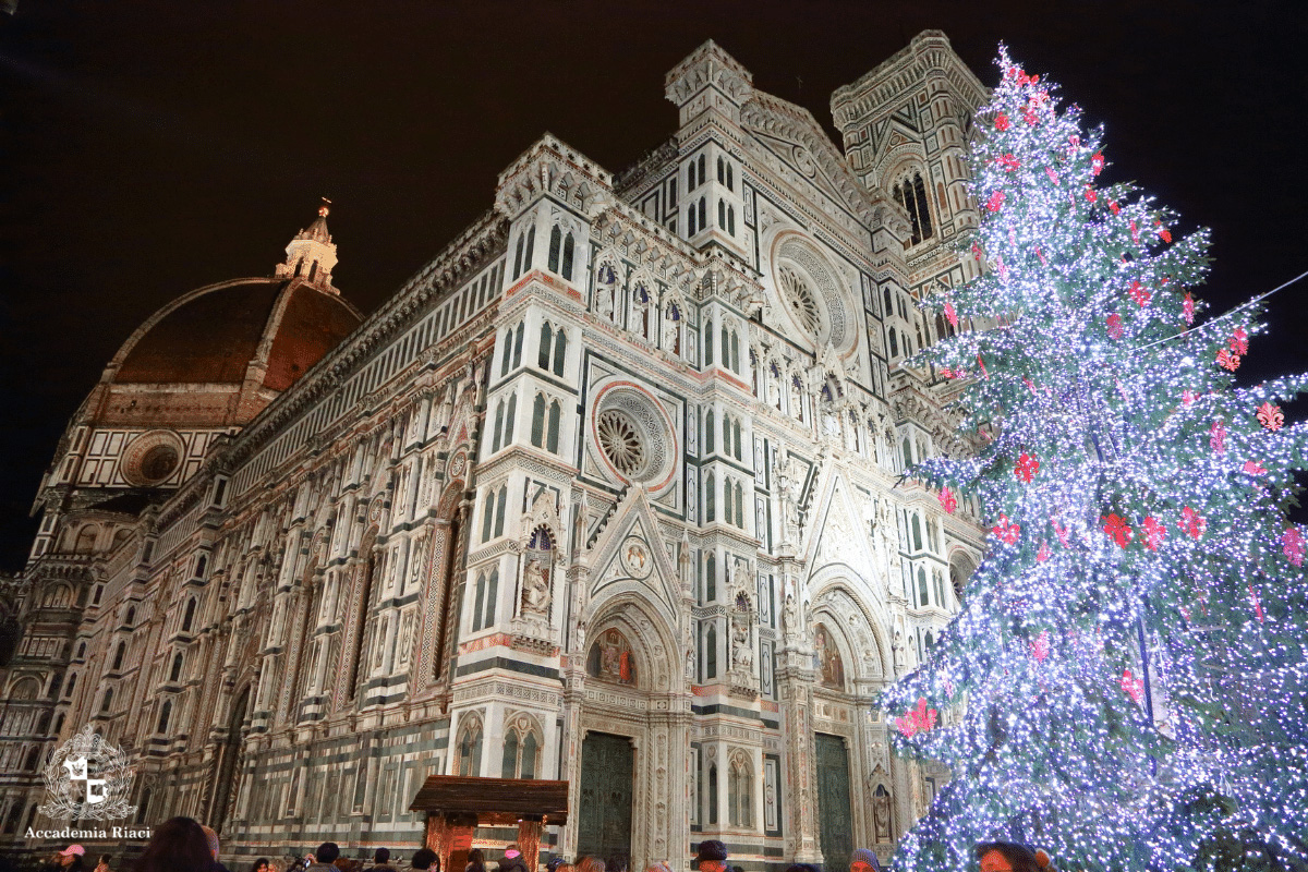 イタリア留学　クリスマスコース　大聖堂とクリスマスツリー