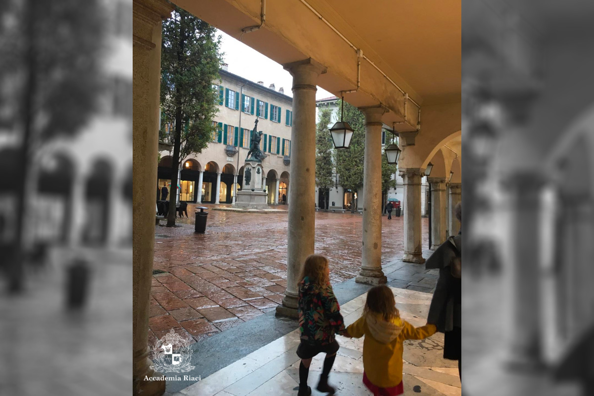 イタリア留学　イタリア留学生活　アローナの街